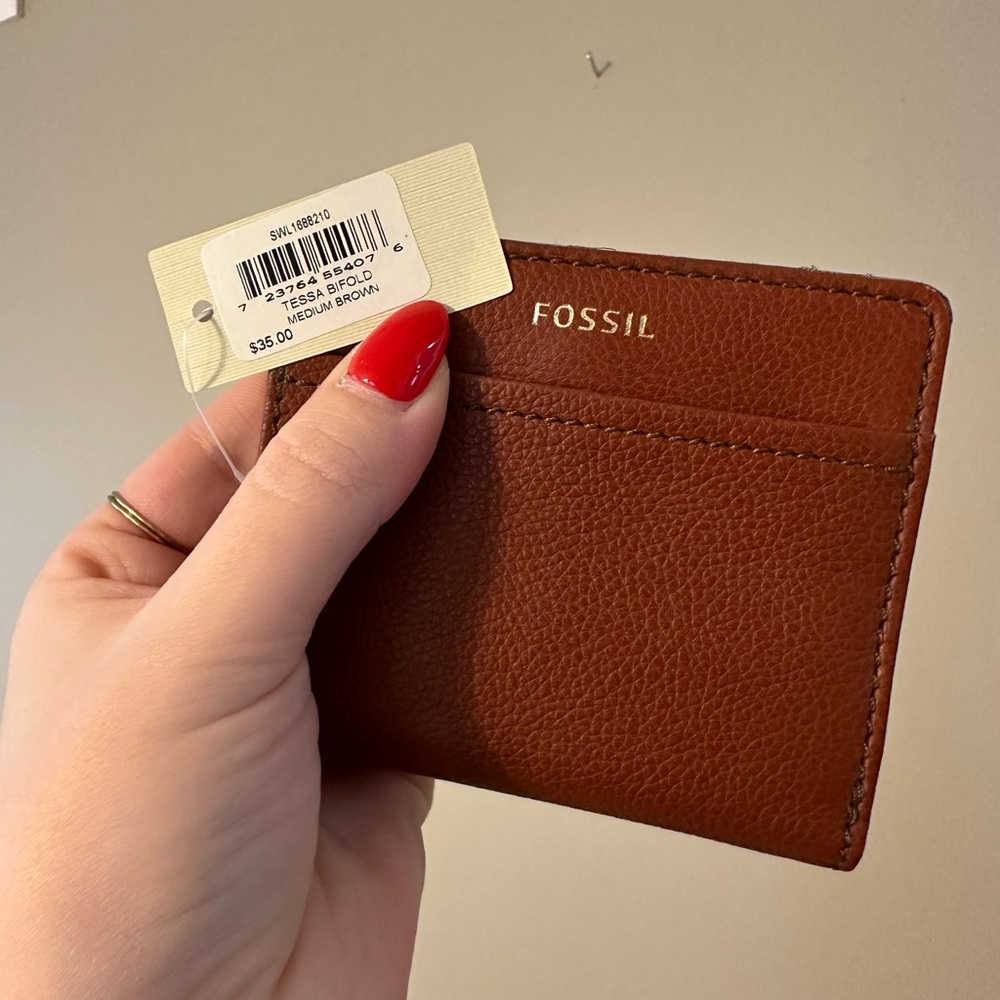 NWT Fossil Medium Brown Card Holder Wallet